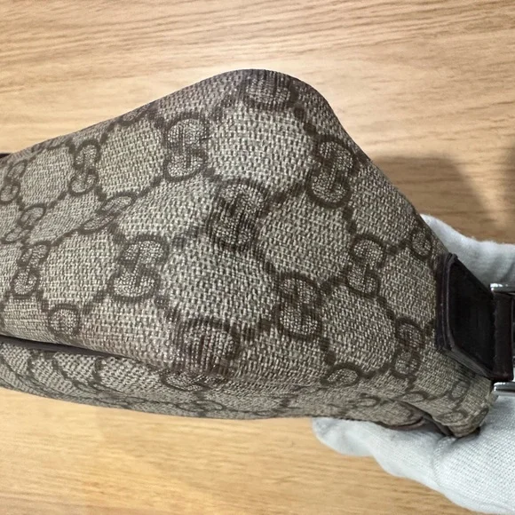 Gucci Crossbody Bag - Picture 10 of 16